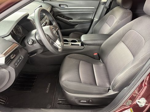 Used 2023 Nissan Altima 2.5 SV FWD image 5