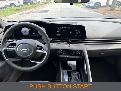 Used 2024 Hyundai Elantra SEL FWD image 5