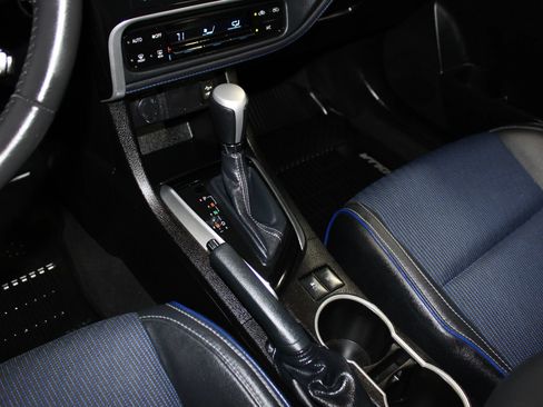Used 2018 Toyota Corolla SE w/ SE Premium Package FWD image 16