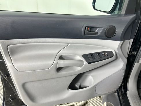 Used 2014 Toyota Tacoma PreRunner w/ Convenience Package RWD image 12