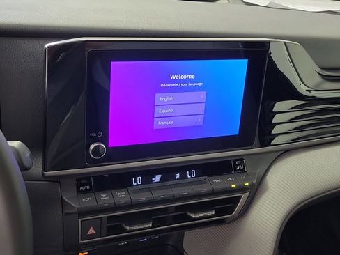 Used 2025 Toyota Camry SE FWD image 28