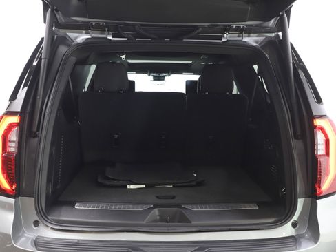 Used 2025 GMC Yukon XL Denali w/ Denali Reserve Package image 19