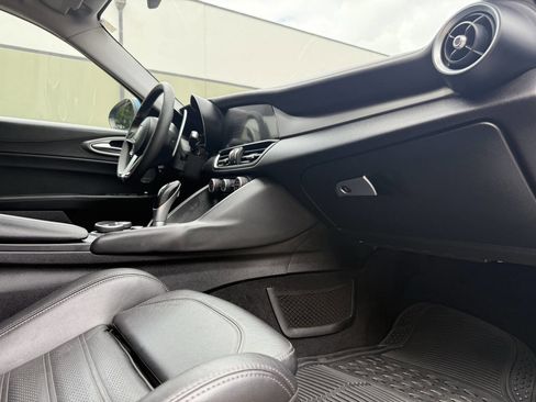 Used 2018 Alfa Romeo Giulia Ti Sport w/ Quick Order Package 22U Sport RWD image 23