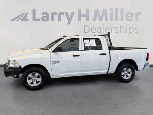 Used 2022 RAM 1500 Classic SLT w/ Electronics Group AWD/4WD image 2