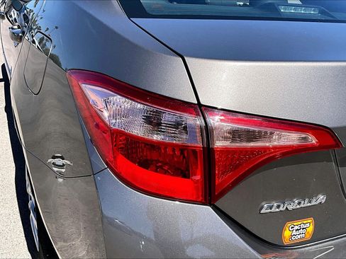 Used 2018 Toyota Corolla LE FWD image 30
