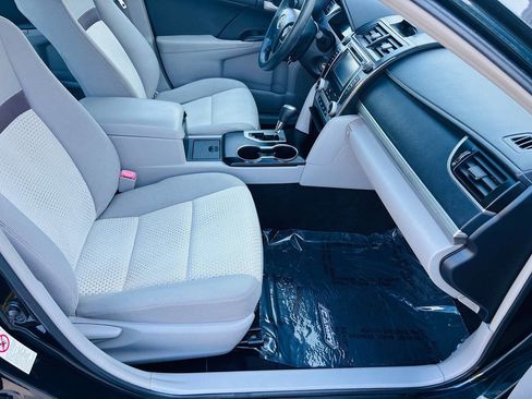 Used 2014 Toyota Camry LE image 13