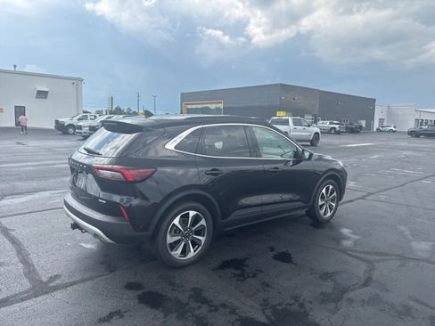 Used 2023 Ford Escape Platinum w/ Premium Technology Package AWD/4WD image 10