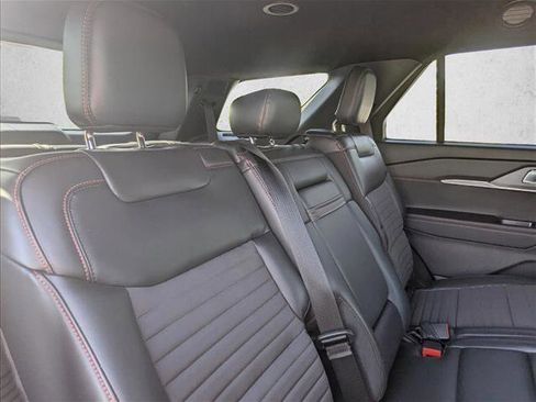 Used 2025 Ford Explorer ST-Line image 26