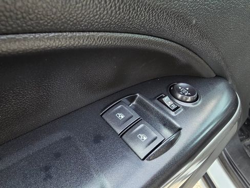 Used 2022 Chevrolet Colorado LT w/ Fleet Safety Package image 11