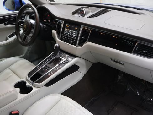 Used 2016 Porsche Macan S w/ Infotainment Package AWD/4WD image 11