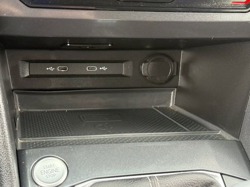 Used 2024 Volkswagen Tiguan SE R-Line image 30