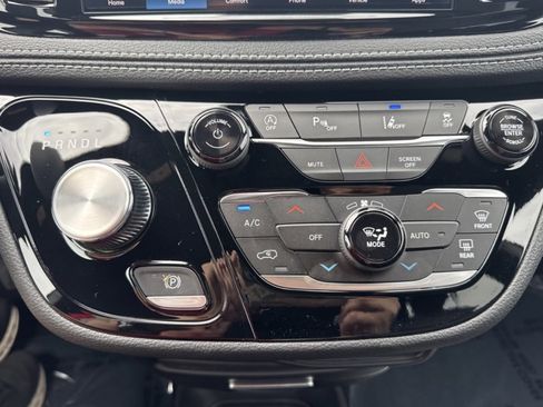 New 2026 Chrysler Pacifica Select image 30