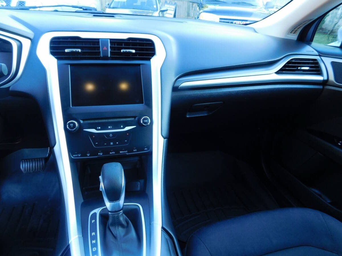 Used 2013 Ford Fusion SE FWD image 7
