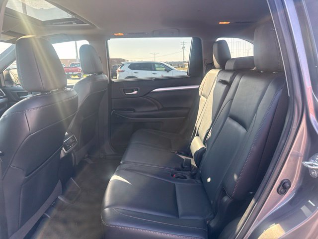 Used 2015 Toyota Highlander XLE FWD image 23