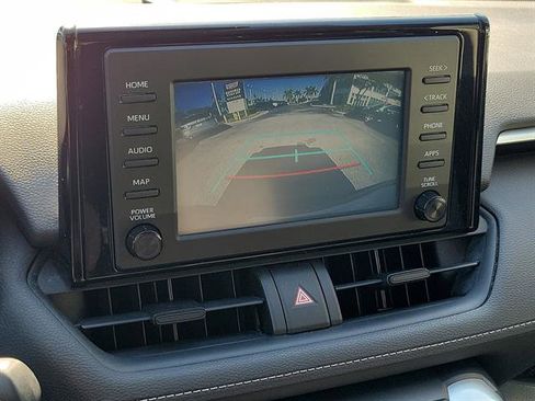 Used 2019 Toyota RAV4 LE image 60