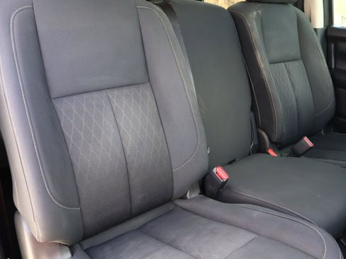 Used 2017 Nissan Titan SV image 15