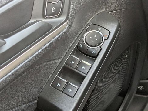 Used 2022 Ford Escape SE image 20