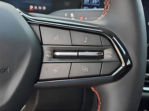 New 2025 Chevrolet Equinox EV RS image 12