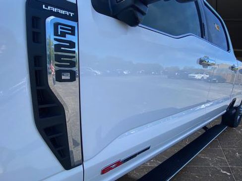 Used 2024 Ford F250 Lariat w/ Lariat Ultimate Package AWD/4WD image 33