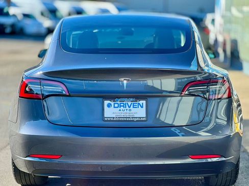 Used 2023 Tesla Model 3 Standard Range image 33