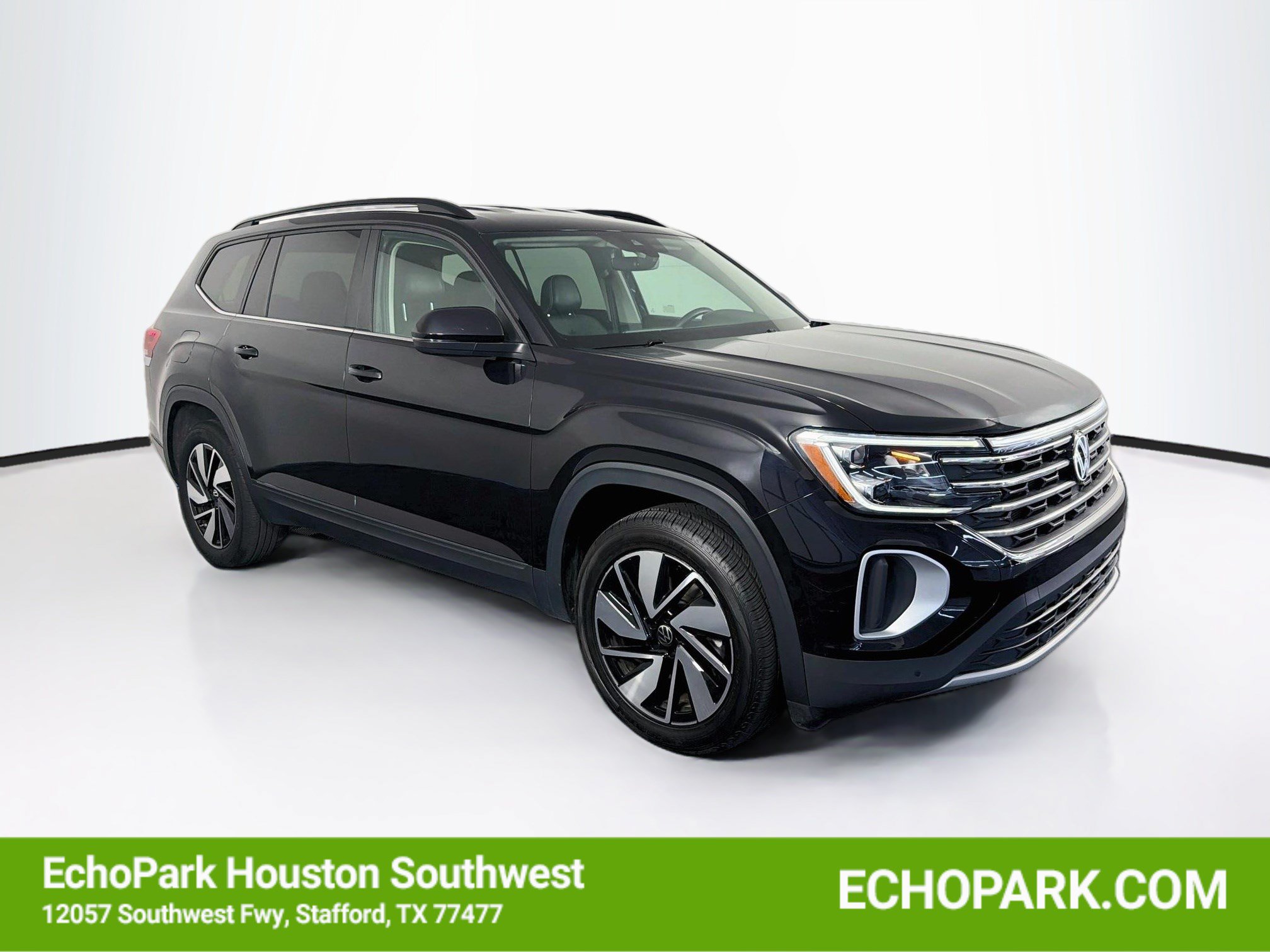 Used 2025 Volkswagen Atlas SE FWD image 1