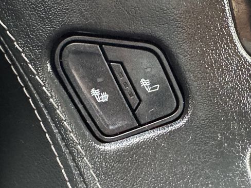 Used 2018 Chevrolet Suburban LT image 66