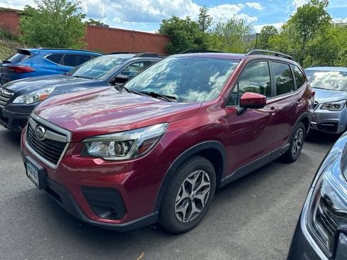Used 2019 Subaru Forester Premium AWD/4WD image 9