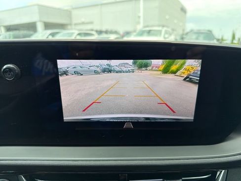 Used 2025 Buick Envista Sport Touring w/ Convenience I Package FWD image 13