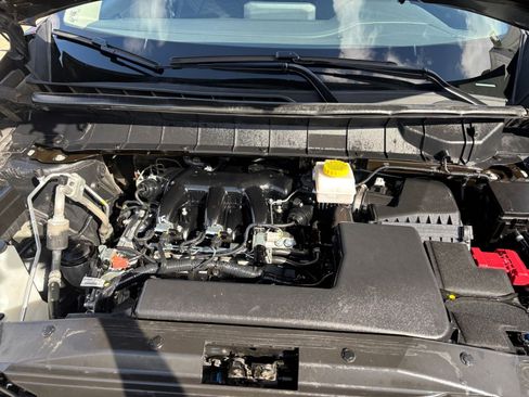 Used 2025 Nissan Pathfinder SV FWD image 35