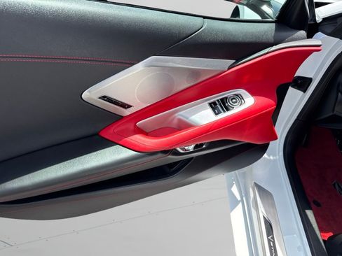 Used 2022 Chevrolet Corvette Stingray Preferred Cpe w/ Engine Appearance Package RWD image 11