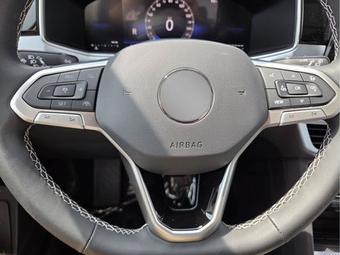 New 2026 Volkswagen Taos SE FWD image 30