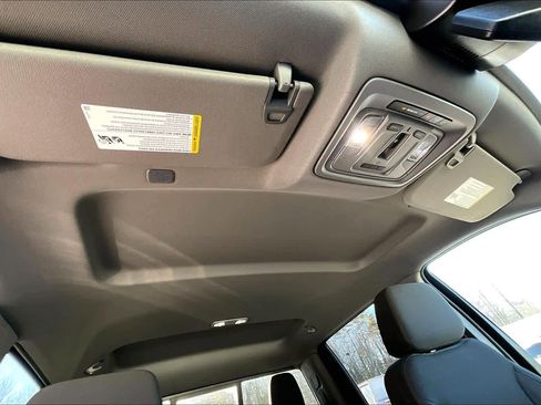 Used 2025 Chevrolet Silverado 2500 LT w/ Convenience Package image 13