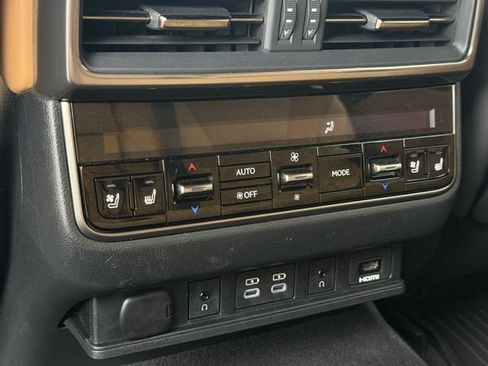 Used 2023 Lexus LX 600 4WD w/ Accessory Package (Z1) image 33