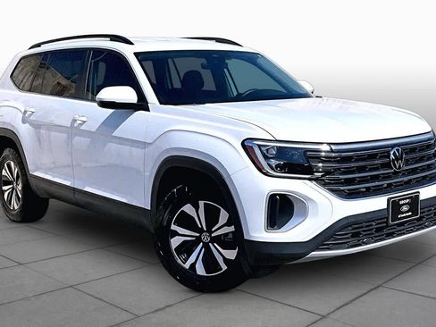 Used 2025 Volkswagen Atlas SE FWD image 3
