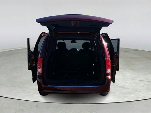 Used 2019 Dodge Grand Caravan GT image 12