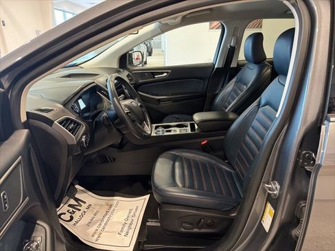 Used 2022 Ford Edge SEL w/ Sport Appearance Package image 9
