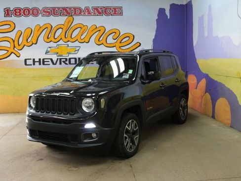 Used 2018 Jeep Renegade Latitude w/ Cold Weather Group AWD/4WD image 7