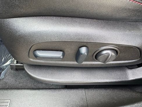 Used 2022 Chevrolet Equinox RS w/ RS Leather Package image 20