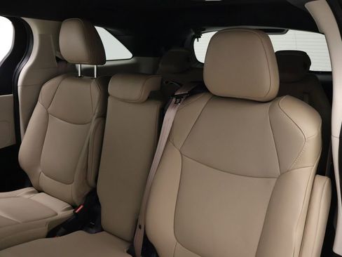 Used 2022 Toyota Sienna XLE FWD image 18