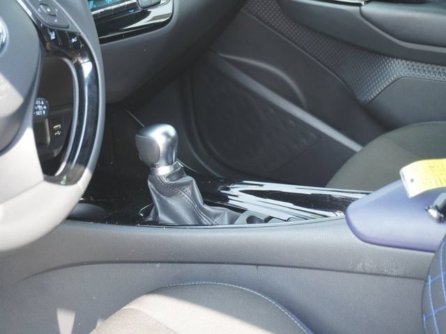 Used 2020 Toyota C-HR XLE FWD image 19