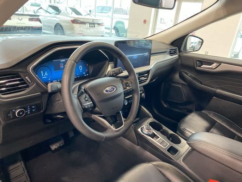 Used 2023 Ford Escape Platinum image 10