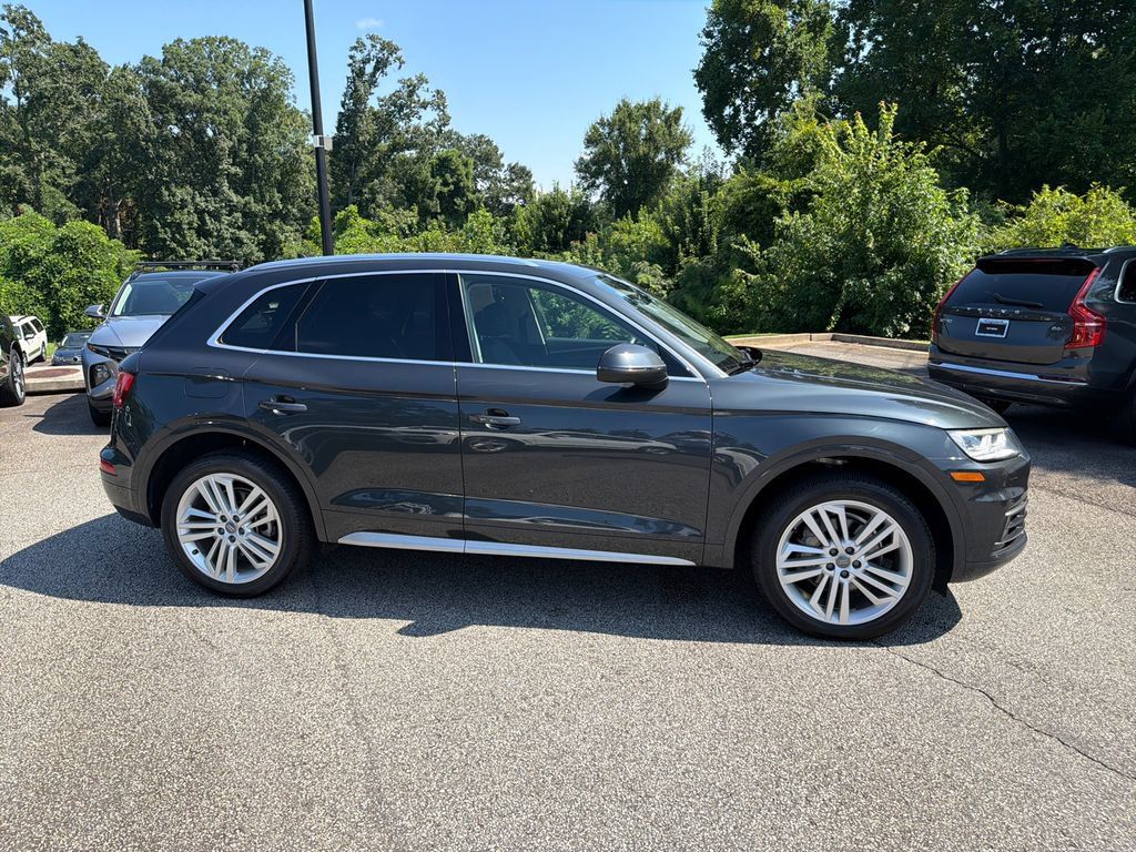Used 2018 Audi Q5 2.0T Premium Plus w/ Premium Plus Package AWD/4WD image 8