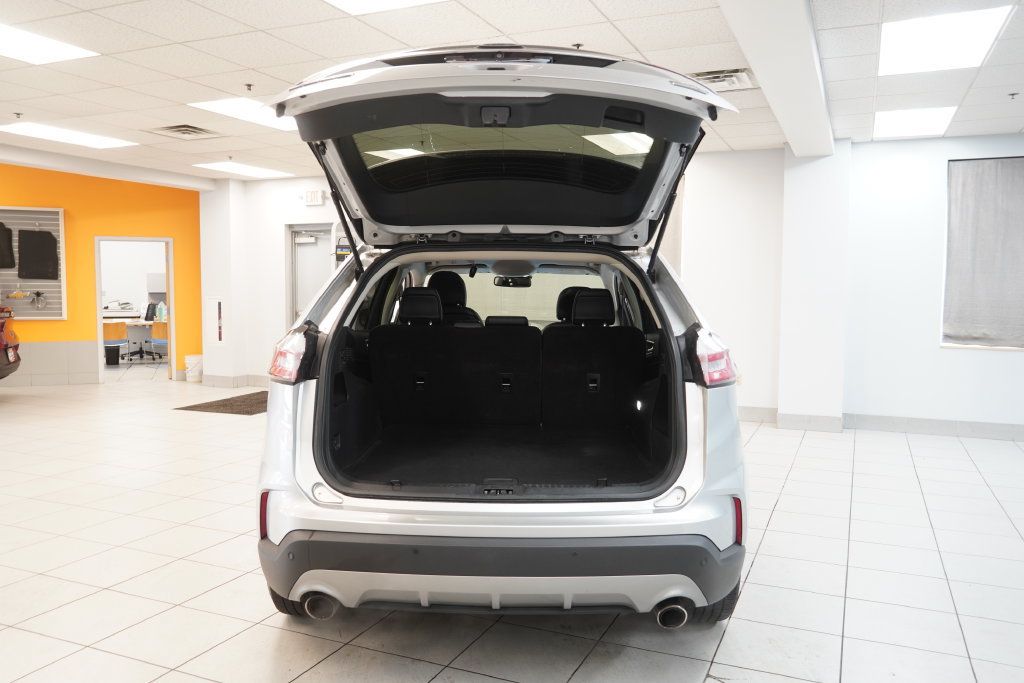 Used 2019 Ford Edge SEL w/ Equipment Group 201A AWD/4WD image 9