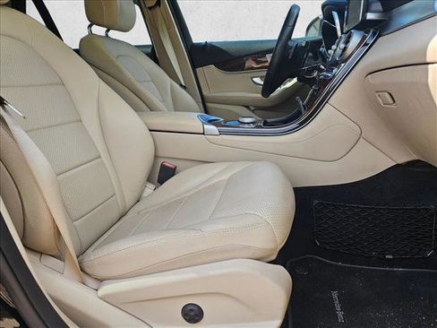 Used 2018 Mercedes-Benz GLC 300 image 22