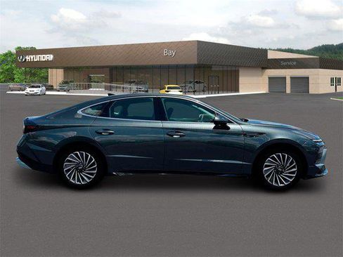 New 2025 Hyundai Sonata SEL image 9