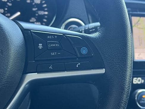 Used 2020 Nissan Rogue SV w/ Premium Package FWD image 30