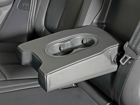 New 2026 Porsche Macan image 34