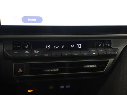 Used 2026 Toyota Camry SE w/ Multimedia Upgrade Package image 21