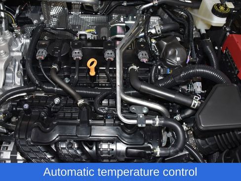 New 2025 Mitsubishi Outlander SE image 7