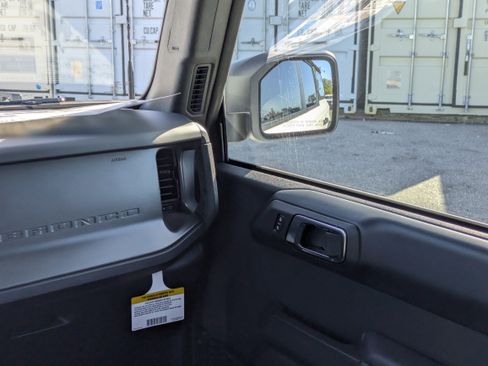 New 2025 Ford Bronco Badlands image 34